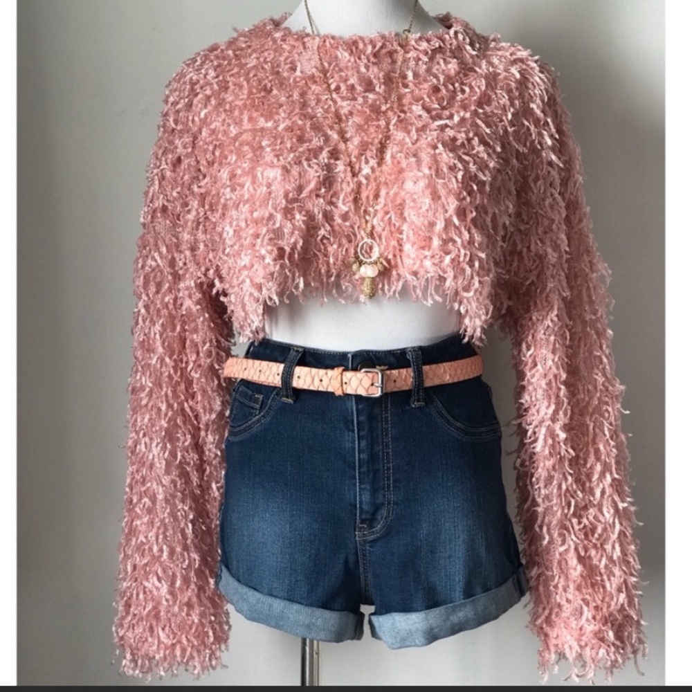 Shaggy crop Pink sweater